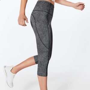Lululemon Fast and Free Crop ll NWT!!!👟👟